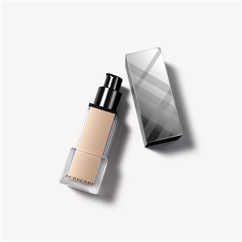 Burberry Fresh Glow Luminous Fluid Base • Highlighter Review